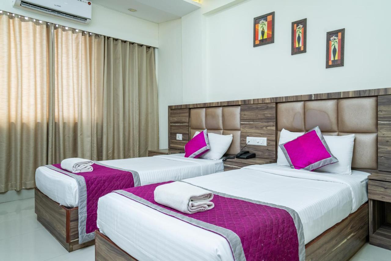 Nexstay Crystal Residency Kozhikode Bagian luar foto