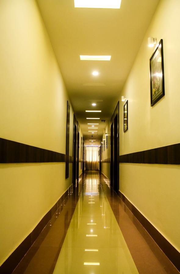 Nexstay Crystal Residency Kozhikode Bagian luar foto