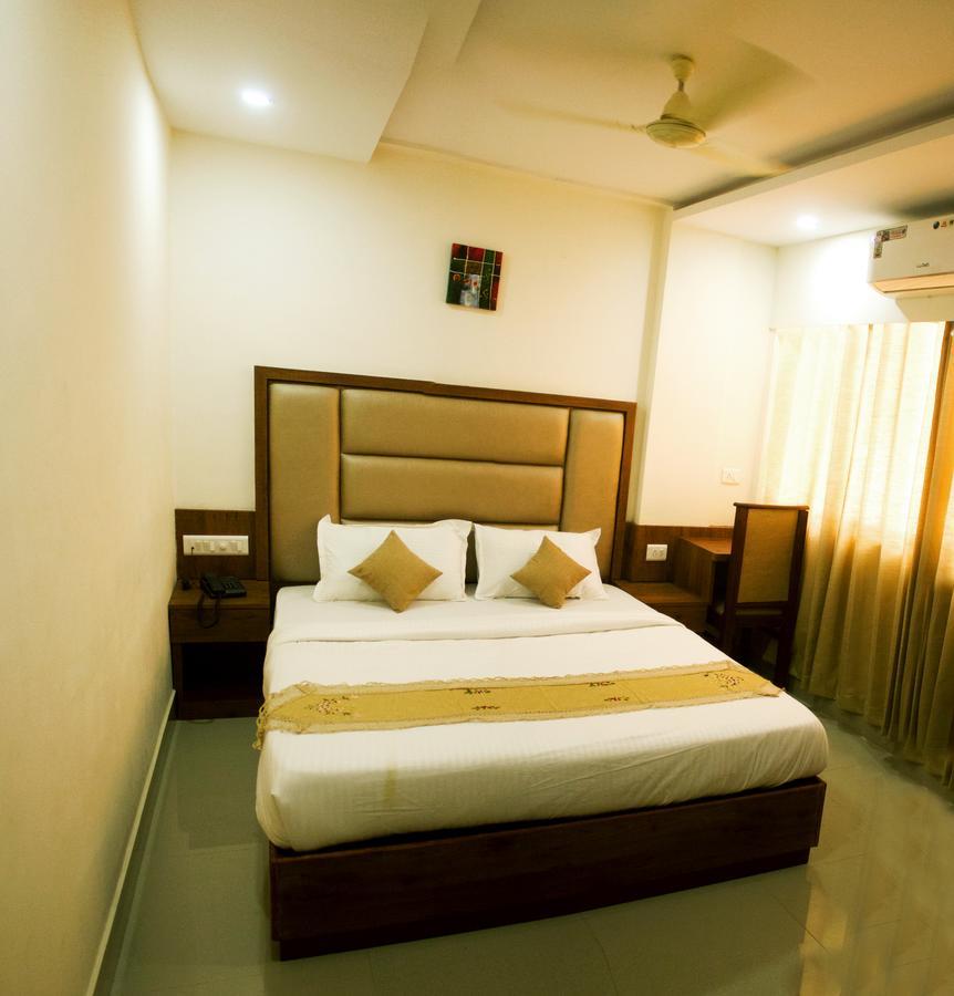 Nexstay Crystal Residency Kozhikode Bagian luar foto